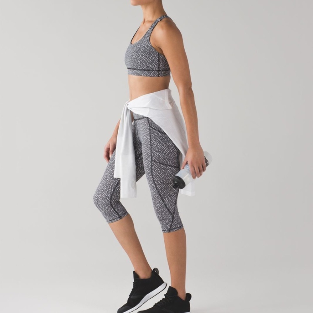 Lululemon Tight Stuff Crop II Frozen Fizz White Black‎ Size 10